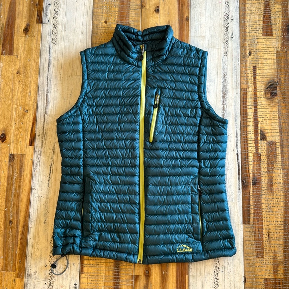 Women’s L.L. Bean lightweight vest.  Size Medium.